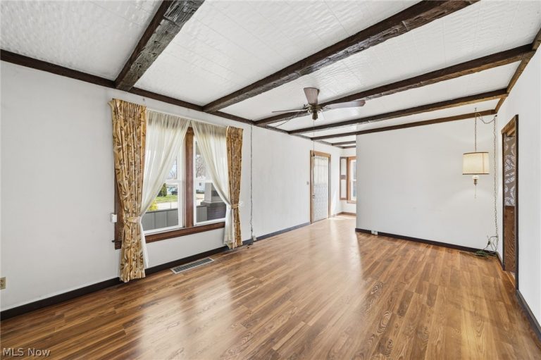 2860 Hudson Drive, Cuyahoga Falls, OH - Photo 3