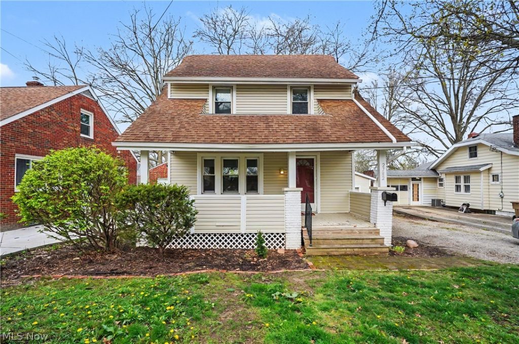 2782 Oakwood Drive, Cuyahoga Falls, OH