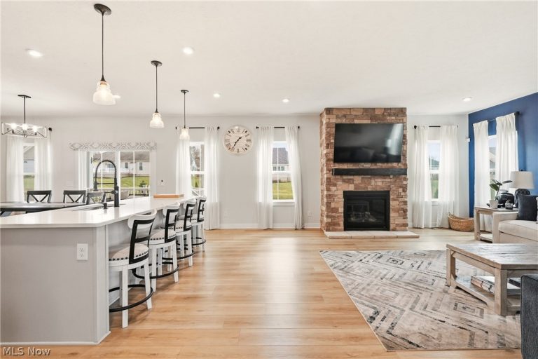 1404 Southbrook Circle, Canton, OH - Photo 6