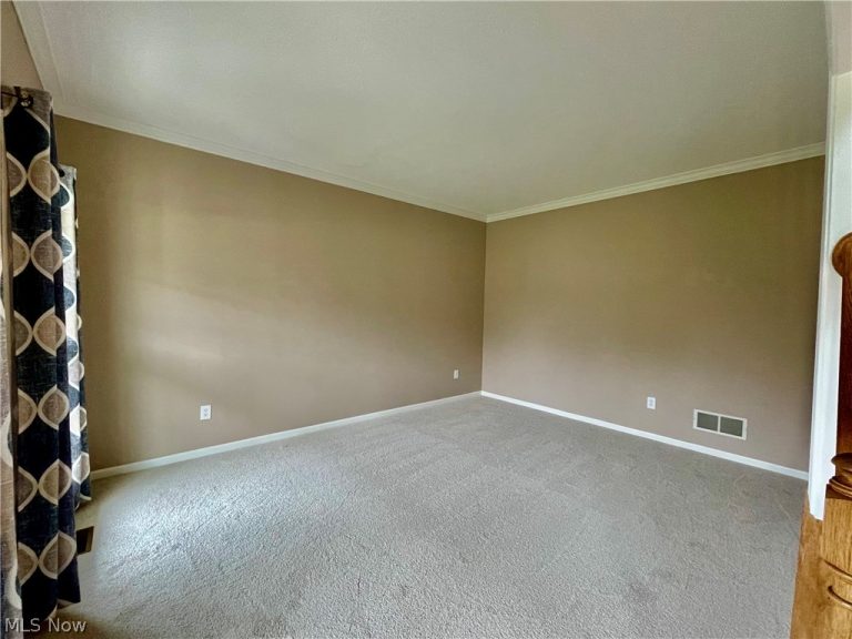 8820 Chaucer Boulevard, Broadview Heights, OH - Photo 8