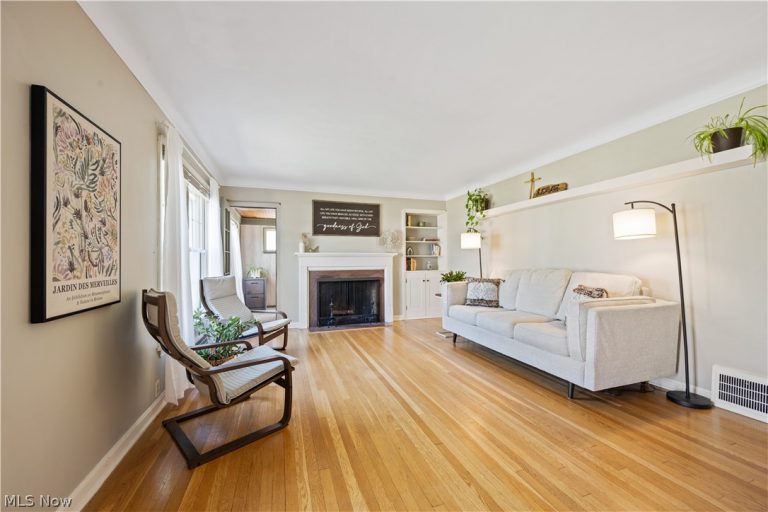 19687 Laurel Avenue, Rocky River, OH - Photo 4
