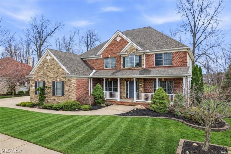 317 Edinburgh Drive, Highland Heights, OH - Photo 2