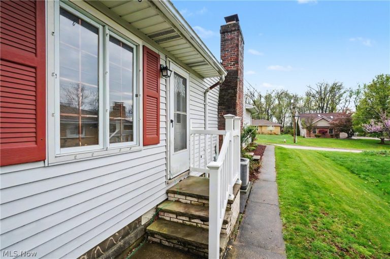 1210 Janet Avenue, North Canton, OH - Photo 6