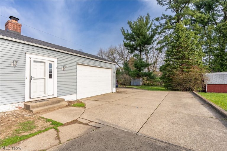 263 Everhard Road, North Canton, OH - Photo 3