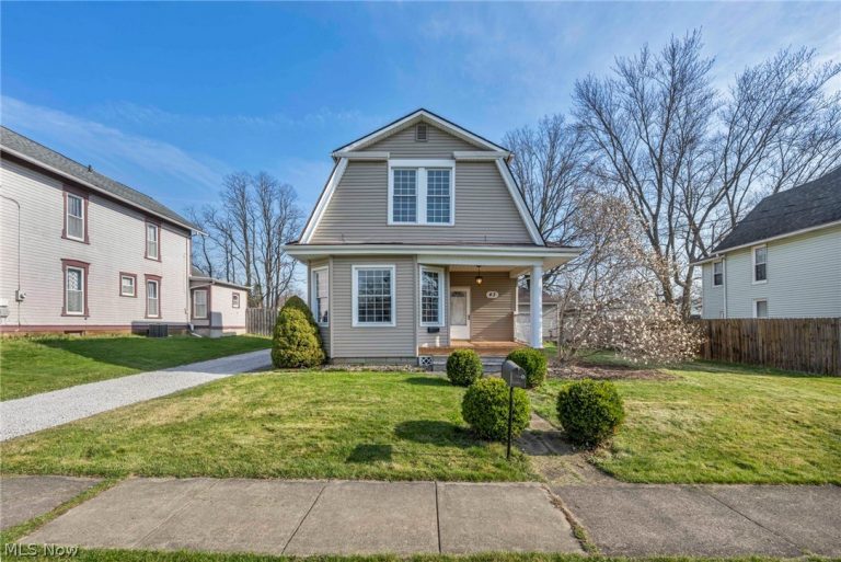 43 Bridge Street, Newton Falls, OH - Photo 2