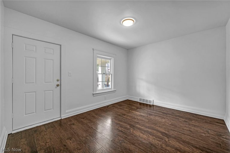 3490 62nd Street, Cleveland, OH - Photo 8