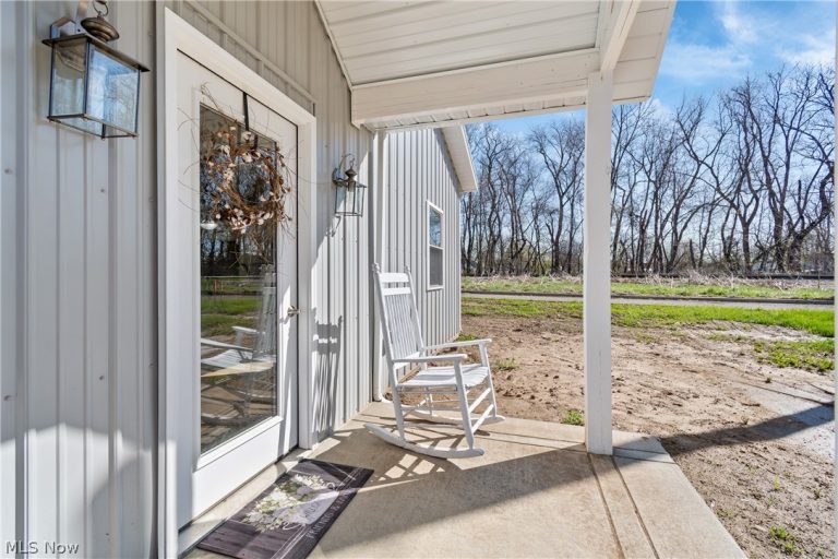 515 Pine Street, Beach City, OH - Photo 2