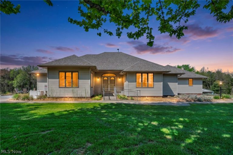 6569 Milhaven Avenue, Canal Fulton, OH, 44614