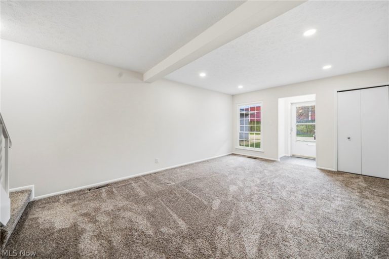 7982 Colonial Drive, Mentor, OH - Photo 4