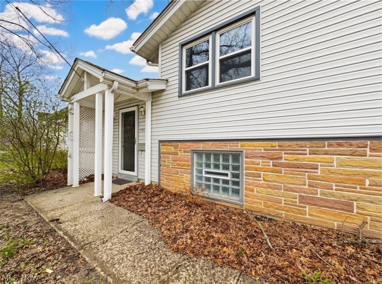 3786 Bryant Drive, Youngstown, OH - Photo 4