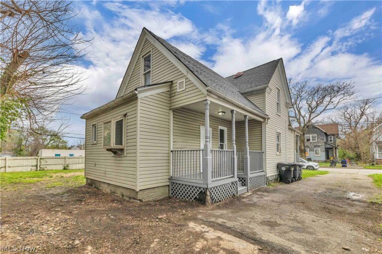 8113 Platt Avenue, Cleveland, OH - Photo 3