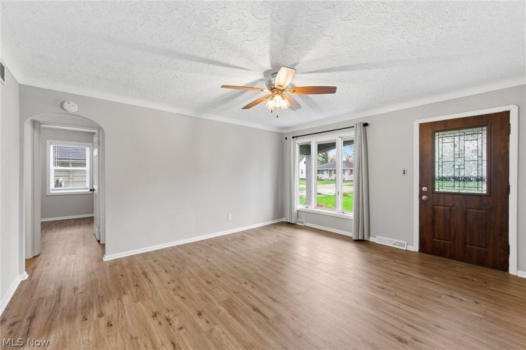 121 Beck Road, Avon Lake, OH - Photo 8