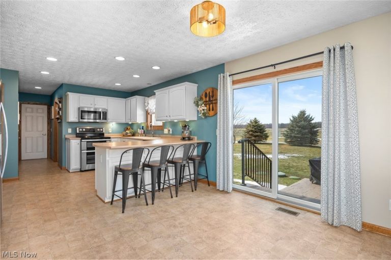 4273 Old State Road, Willard, OH - Photo 6
