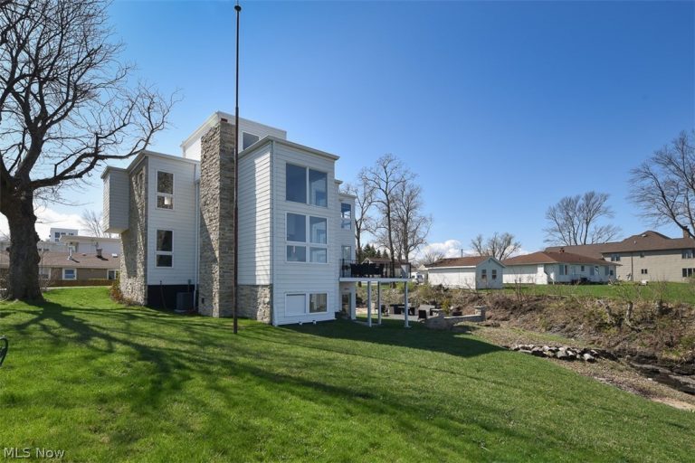 280 Buckeye Drive #7, Sheffield Lake, OH - Photo 6