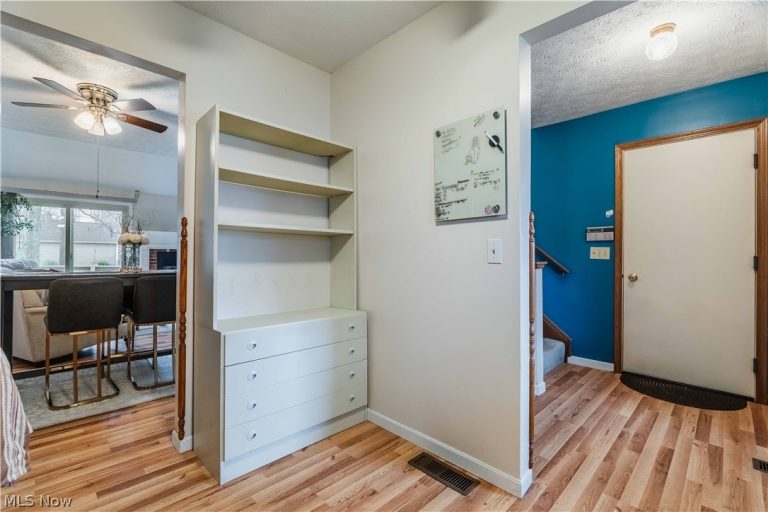 8000 Norriton Circle, North Canton, OH - Photo 6