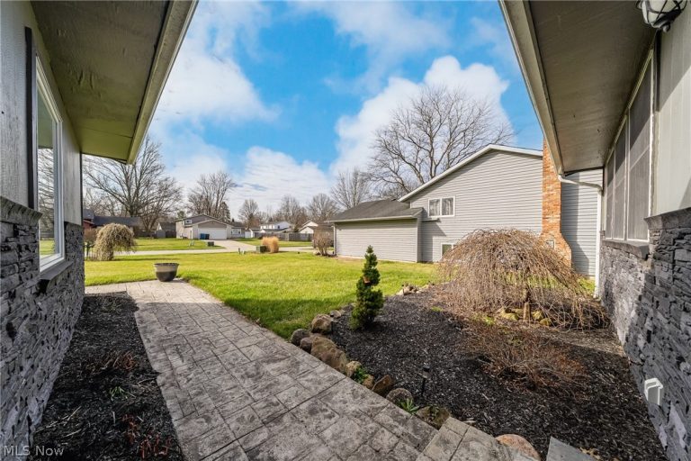 1013 Scituate Court, Grafton, OH - Photo 2