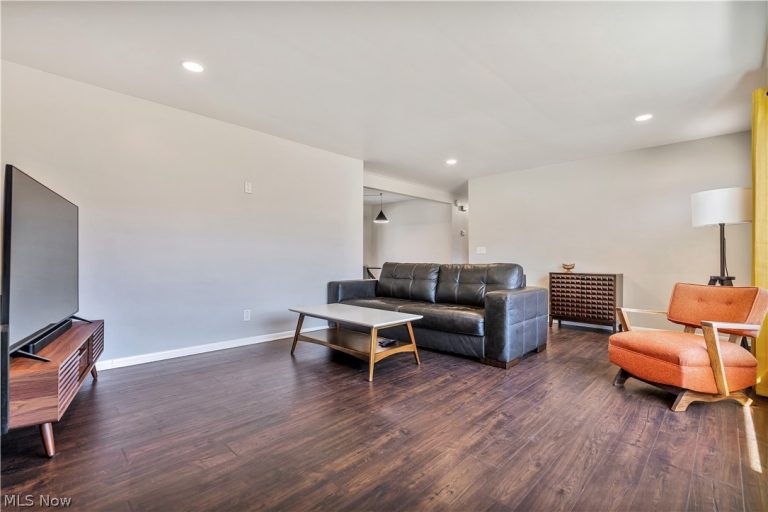 605 Briar Avenue, North Canton, OH - Photo 5