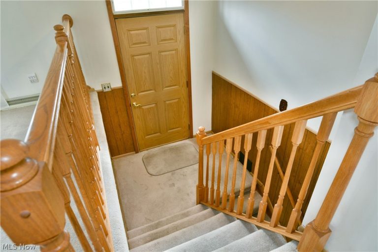 5682 Baylor Avenue, Austintown, OH - Photo 6