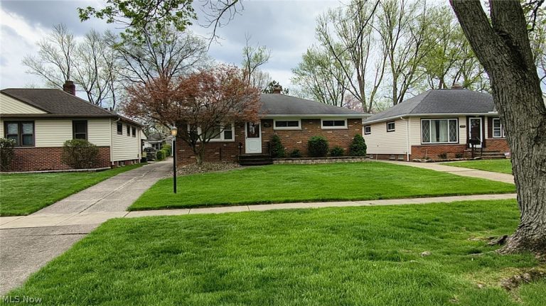 11531 Barrington Boulevard, Parma Heights, OH, 44130