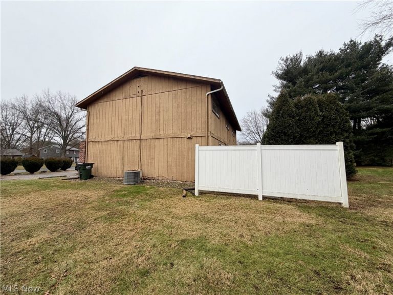 792 Kingwood Drive, Bolivar, OH - Photo 8