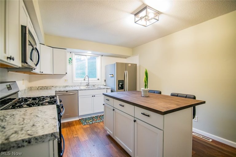 1808 29th Street, Vienna, WV - Photo 6