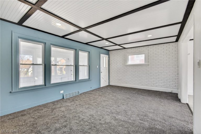9602 Plymouth Avenue, Garfield Heights, OH - Photo 2