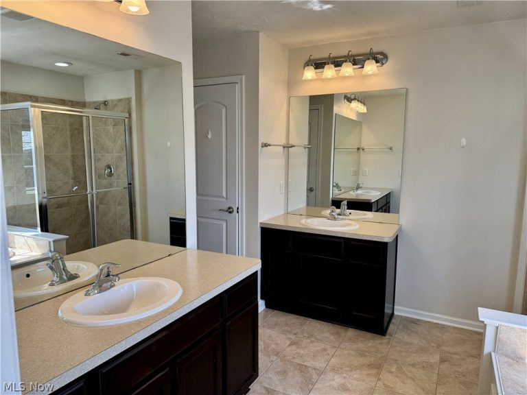 6648 Park Pointe Court, Pepper Pike, OH - Photo 8