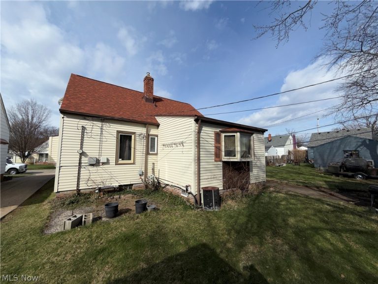 7313 Traymore Avenue, Brooklyn, OH - Photo 3