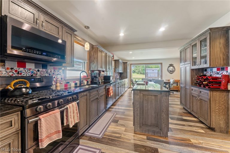 57 Belle Vista Avenue, Hubbard, OH - Photo 3