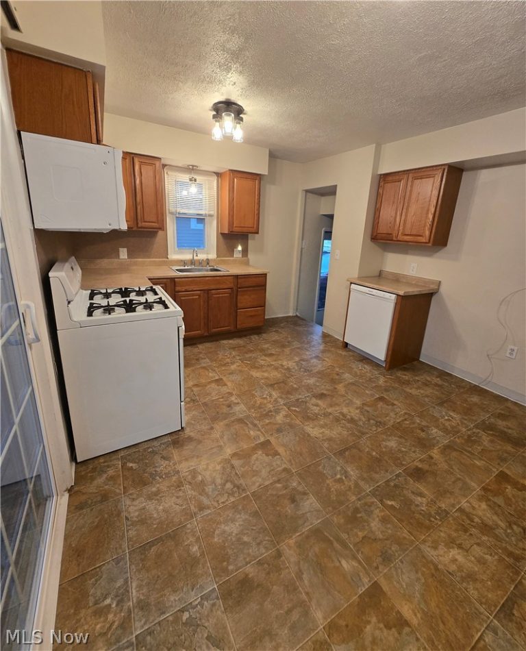 4290 Jennings Road, Cleveland, OH - Photo 4