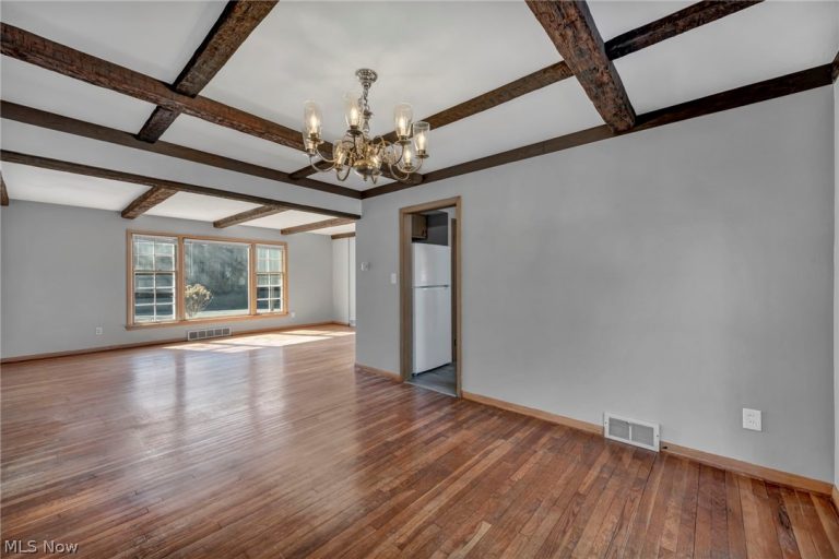 2463 Derbyshire Road, Cleveland Heights, OH - Photo 4