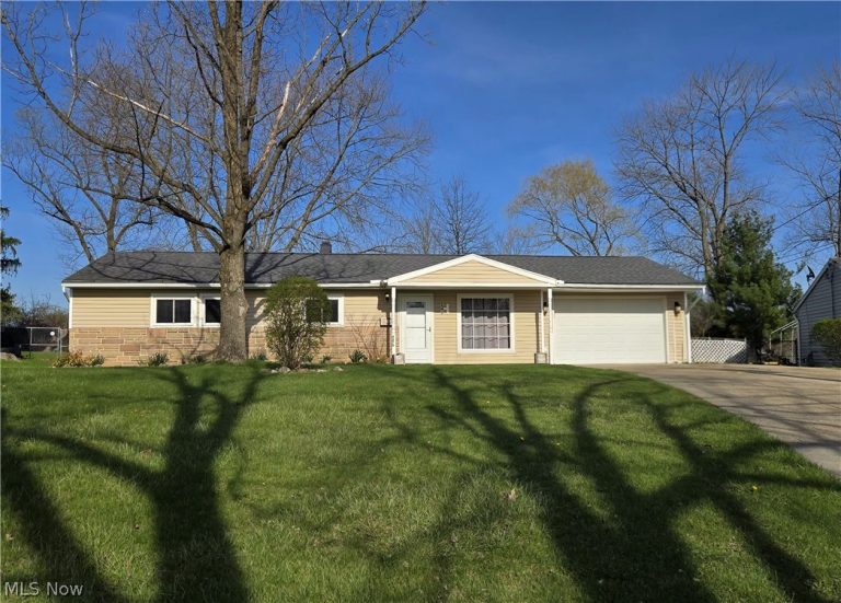 6279 Tonbridge Court, Bedford Heights, OH - Photo 3