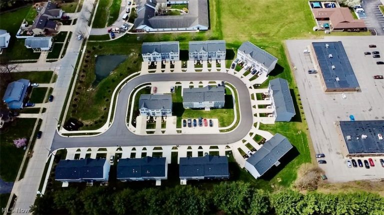 114 Slate Ridge Drive #9, Barberton, OH - Photo 3