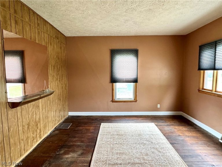 1011 Adams Street, Coshocton, OH - Photo 6