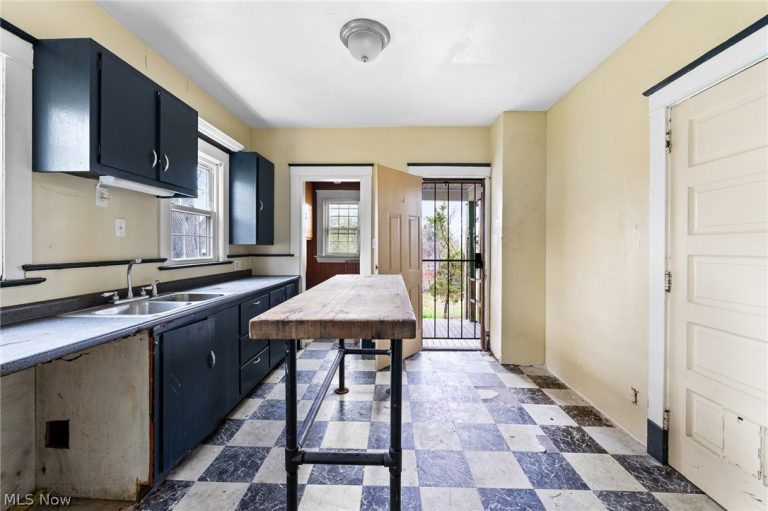 1345 Ohio Avenue, Youngstown, OH - Photo 6