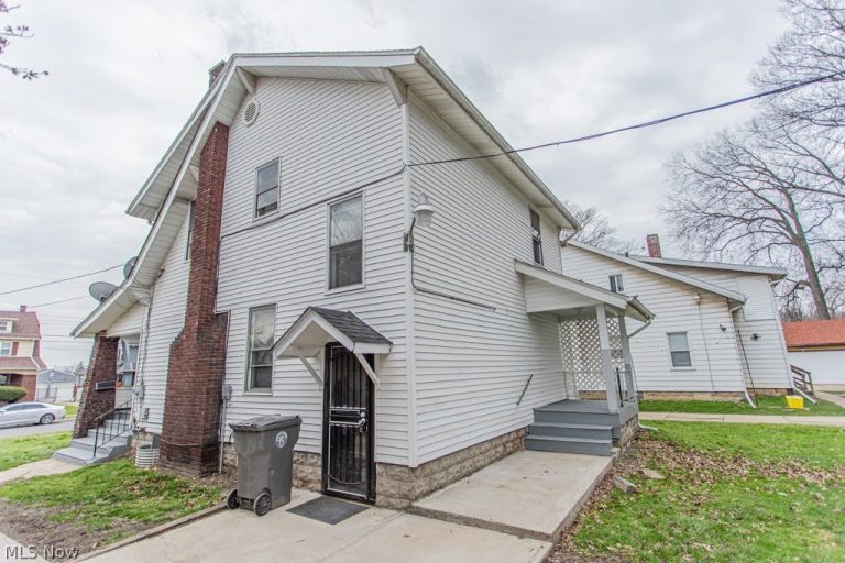 538 Redondo Road, Youngstown, OH - Photo 4