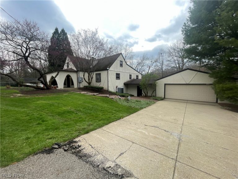 4874 Logan Way, Hubbard, OH, 44425
