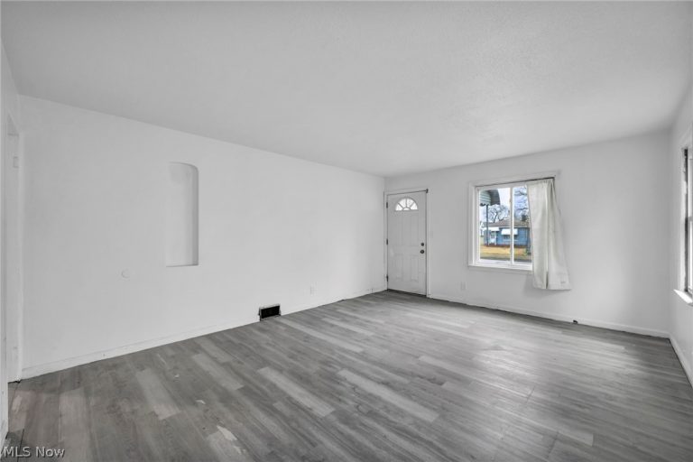 14905 Harvard Avenue, Cleveland, OH - Photo 4