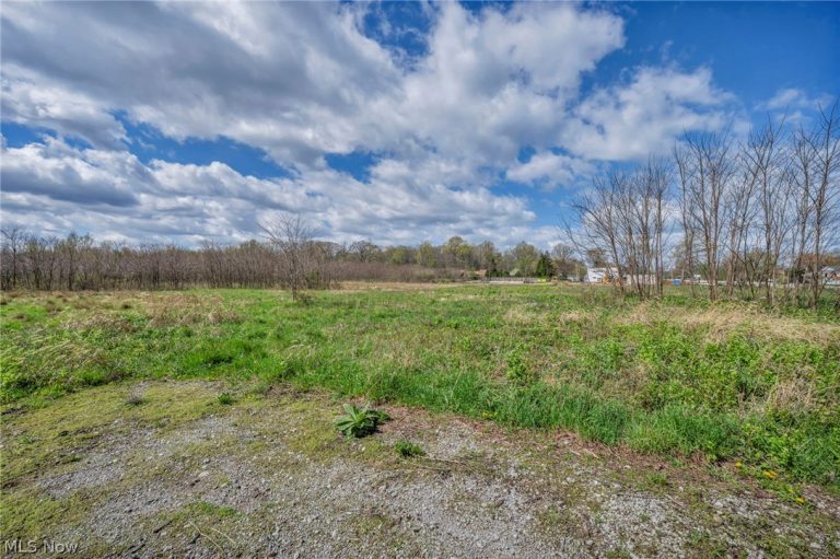 3355 Liberty Avenue, Vermilion, OH - Photo 5