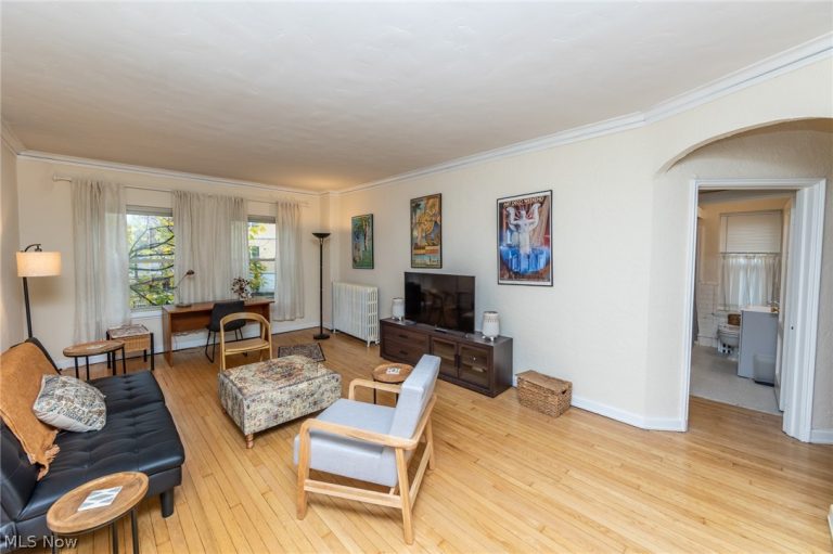 2330 Euclid Heights Boulevard #105, Cleveland Heights, OH - Photo 3