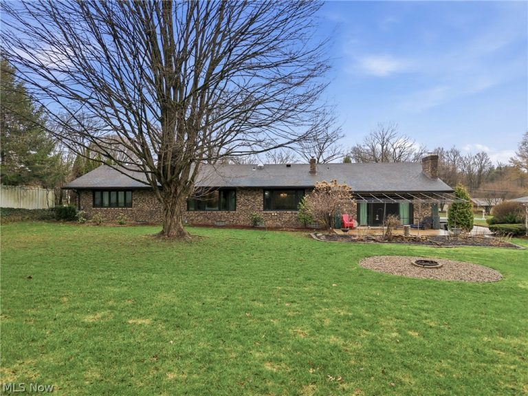 1364 Saint Albans Drive, Youngstown, OH - Photo 5