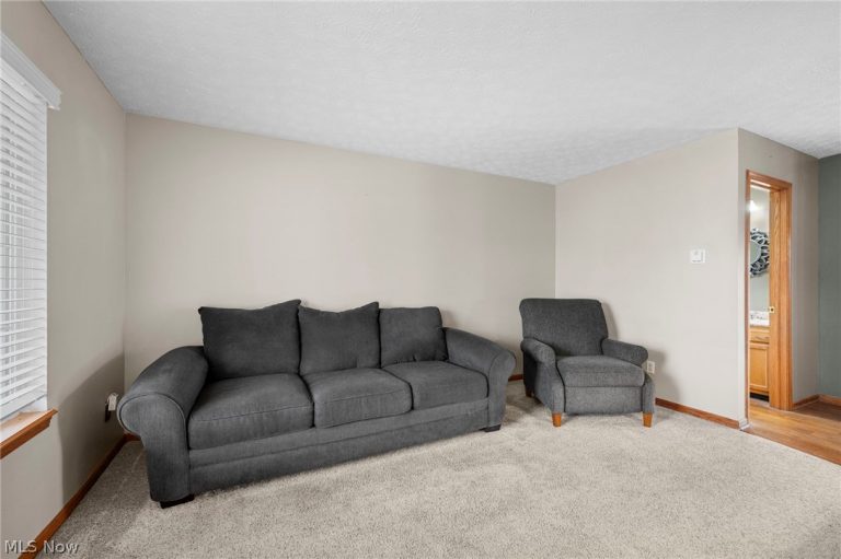 944 Chadwick Lane, Medina, OH - Photo 6