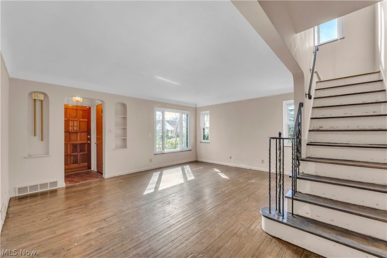 6494 Canterbury Road, Parma, OH - Photo 3