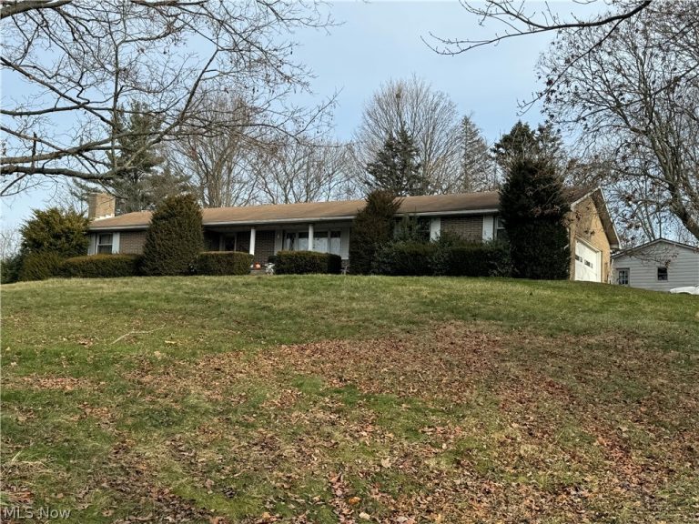 10875 Dolphin Street, Beach City, OH - Photo 2