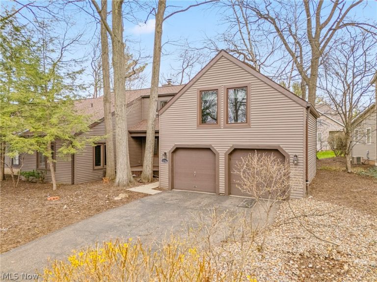 1536 Baycrest Drive, Canton, OH - Photo 3