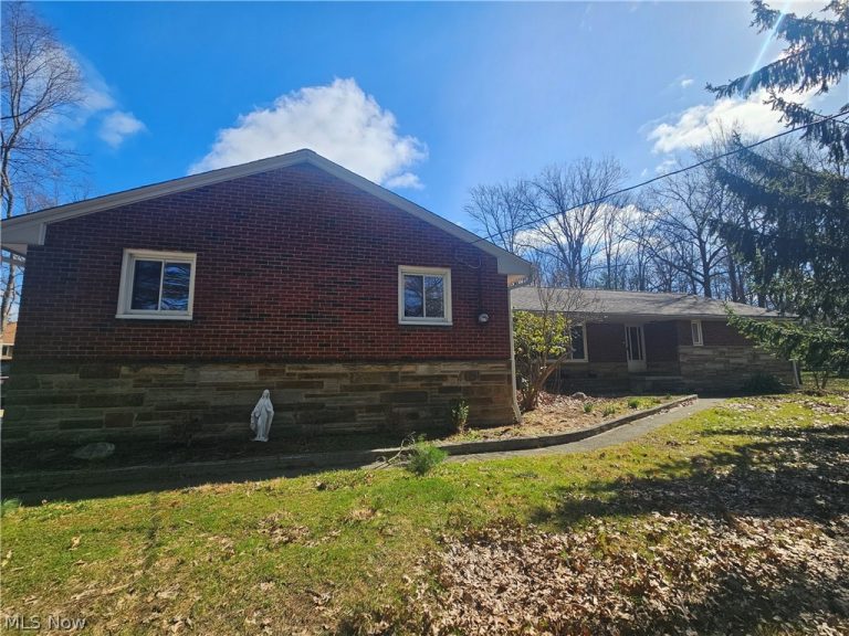 3015 Rockefeller Road, Willoughby Hills, OH, 44092