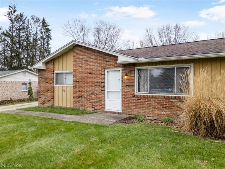 9931 Portage Street, Canal Fulton, OH - Photo 4