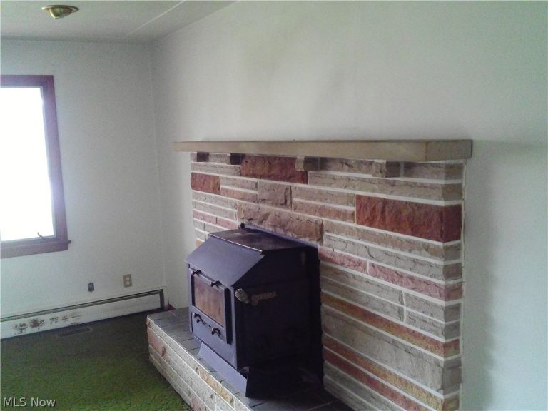 370 North Drive, Lorain, OH - Photo 6