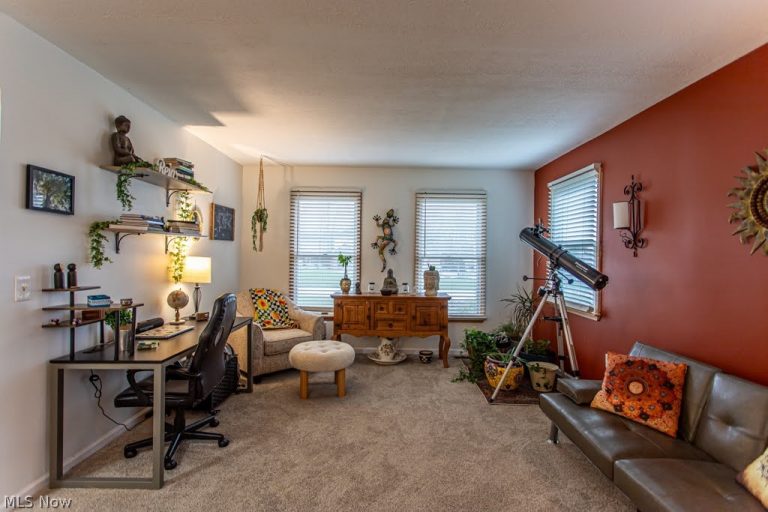 2218 Crestmont Drive, Girard, OH - Photo 4