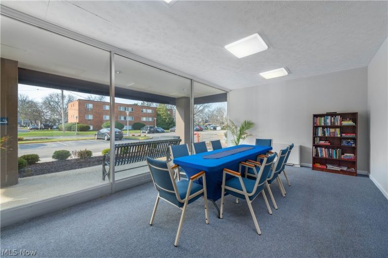 12520 Edgewater Drive #210, Lakewood, OH - Photo 8